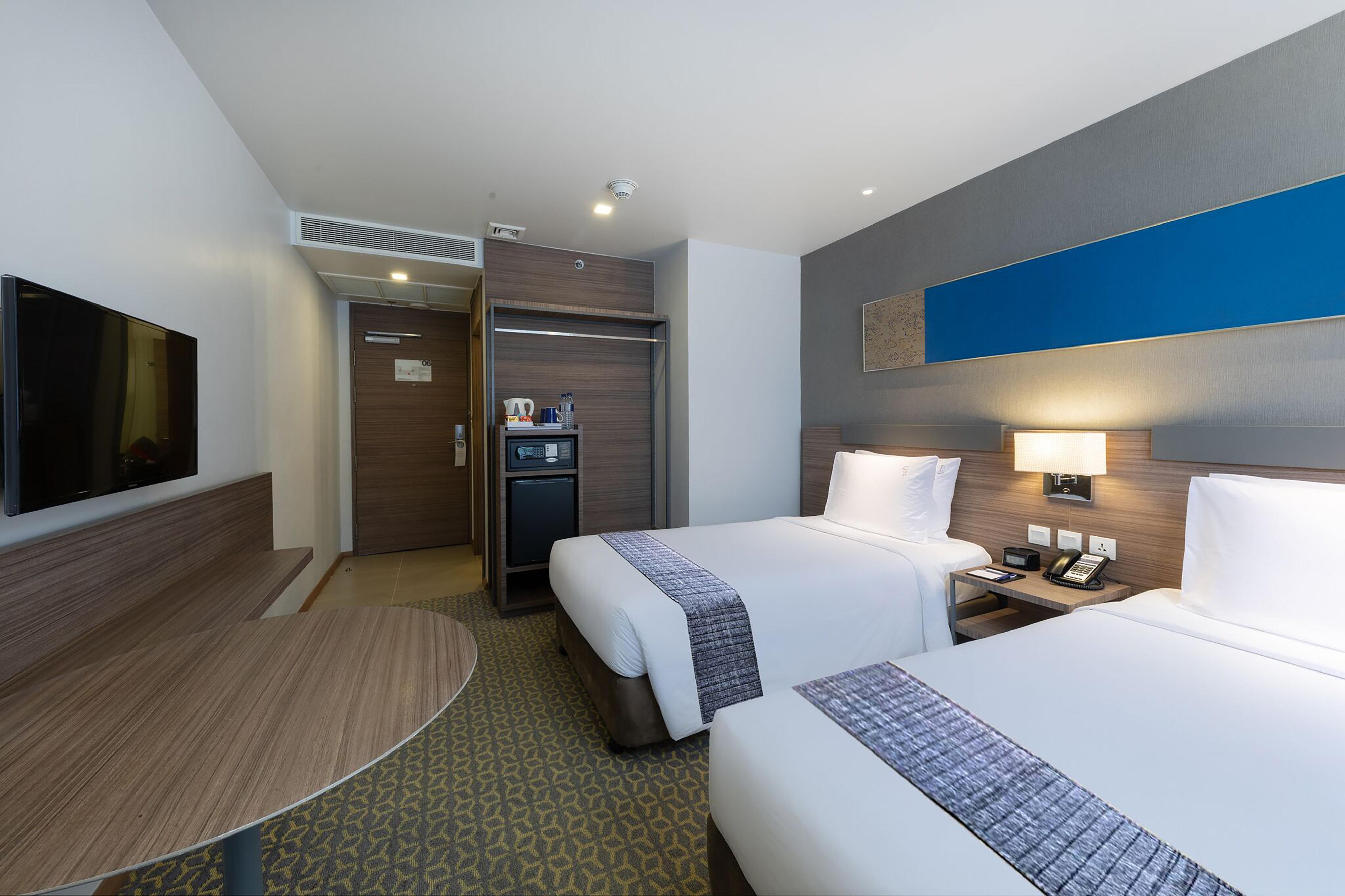 Отель Express Sathorn By Ihg