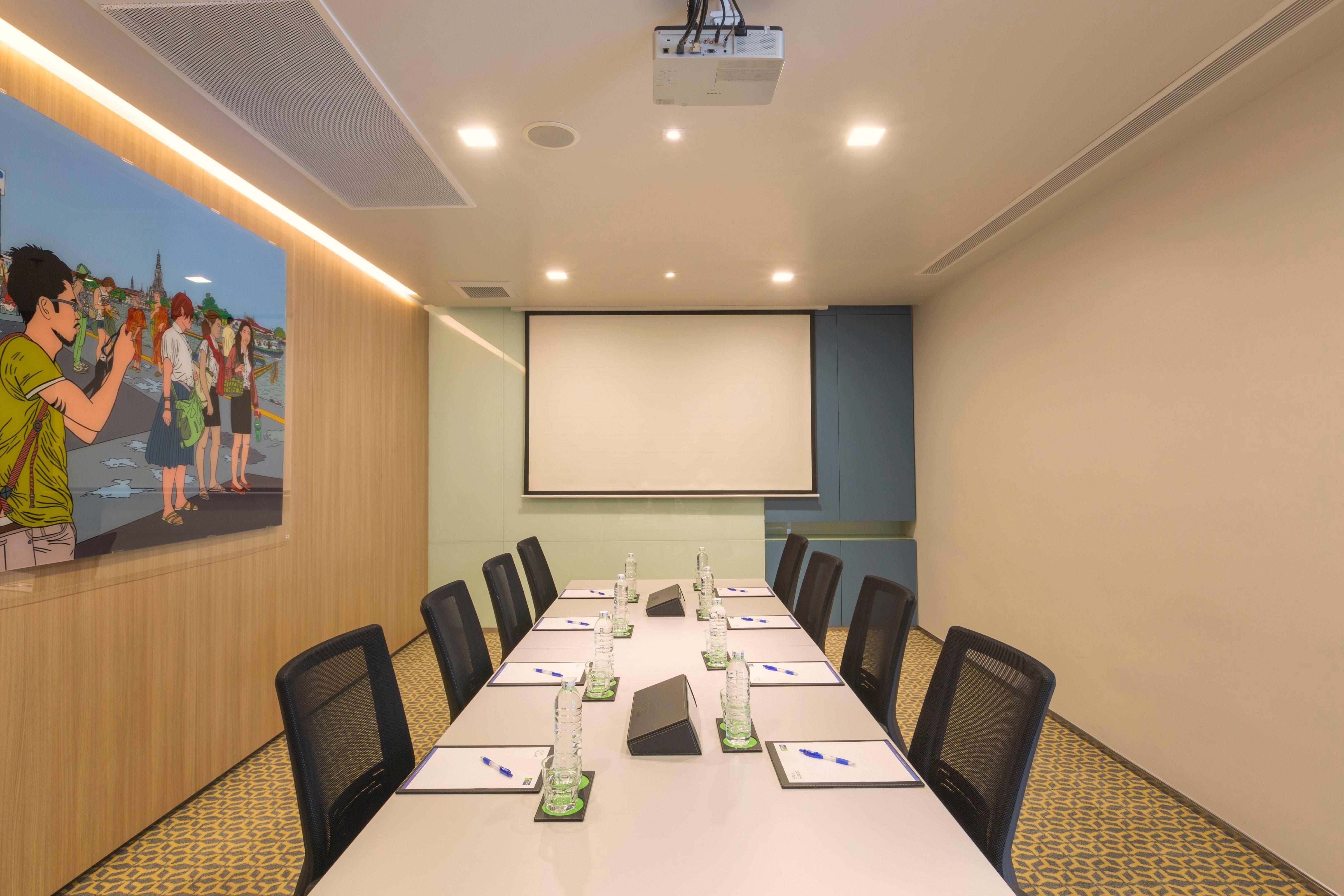 Отель Express Sathorn By Ihg