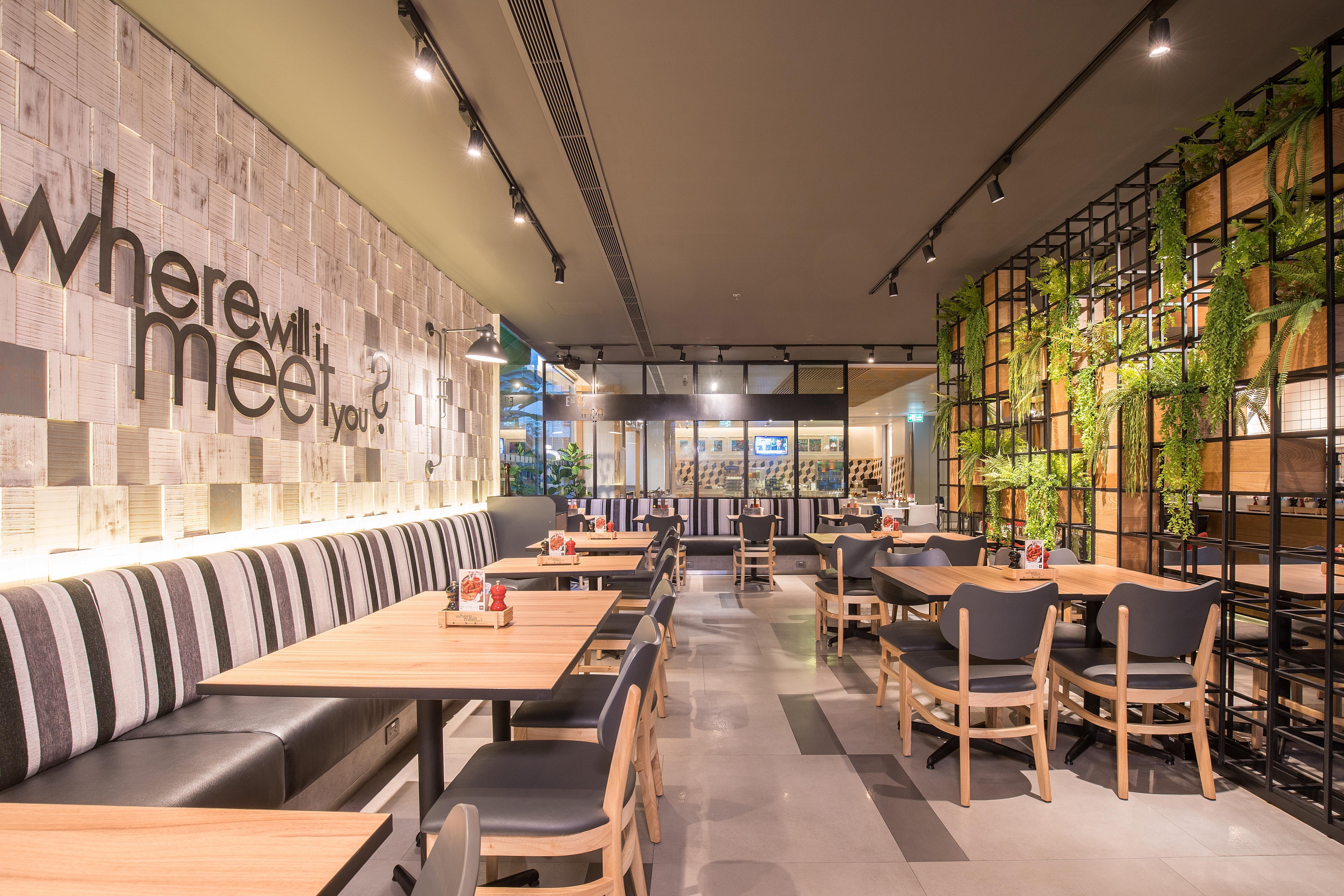 Отель Express Sathorn By Ihg Бангкок