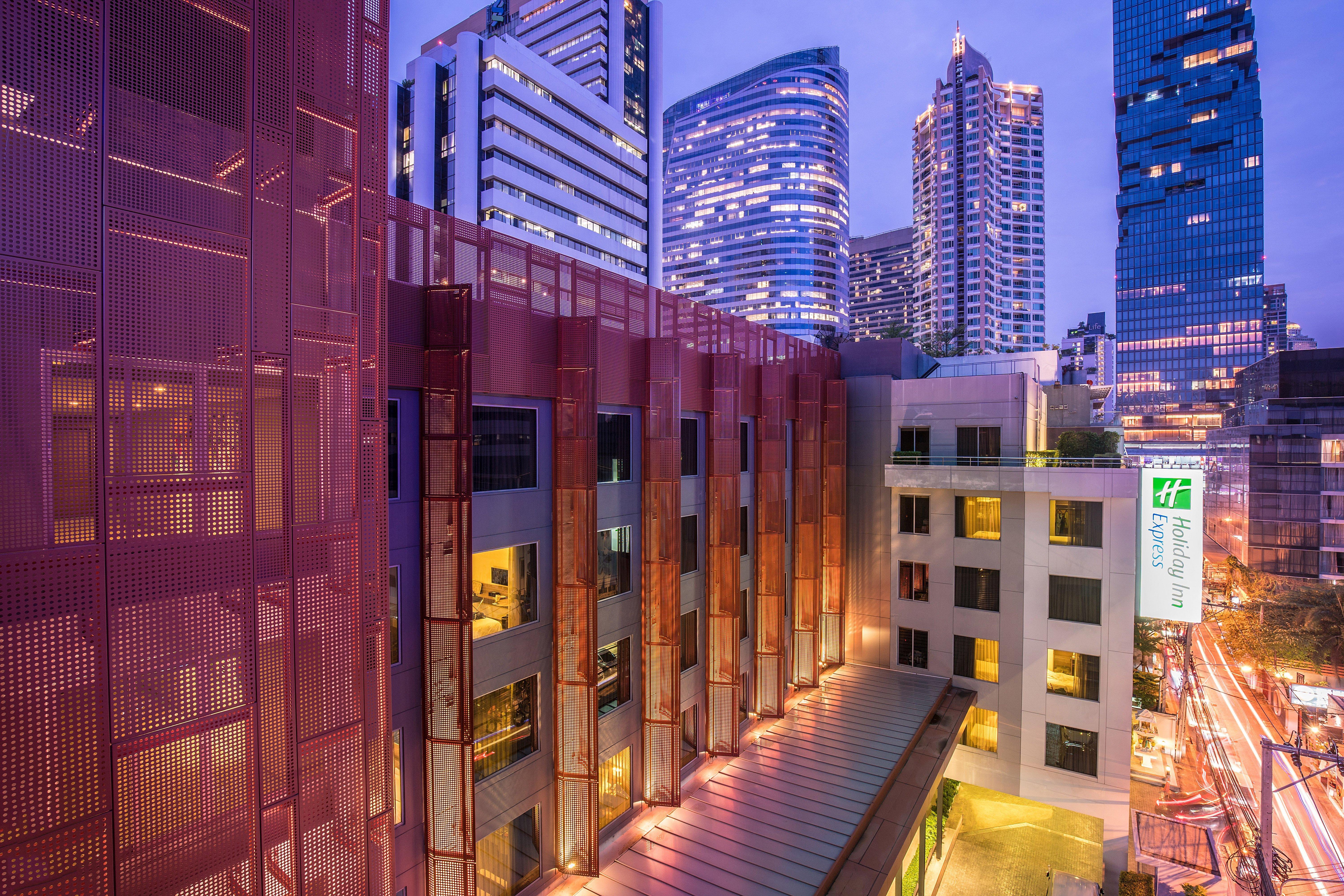 Отель Express Sathorn By Ihg Бангкок